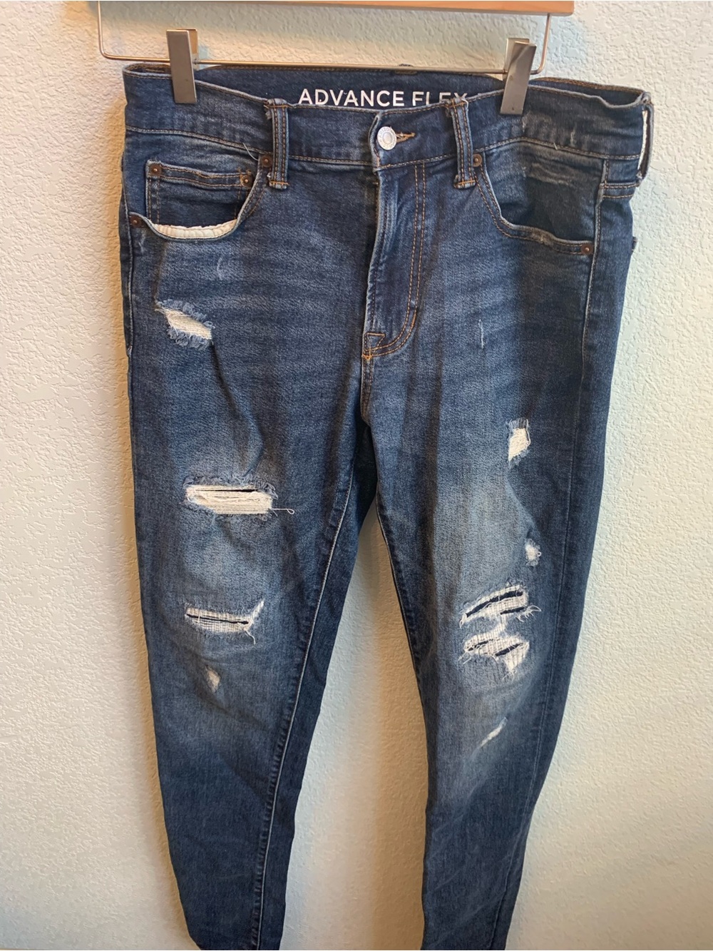 Arizona Jean Company Men’s Slim Distressed Jeans in Dark Blue